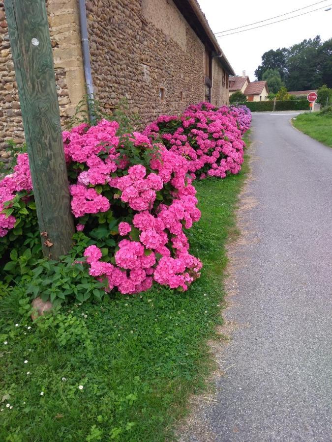 Clos A Malypense Chez Mr Montamat Galan Exterior photo