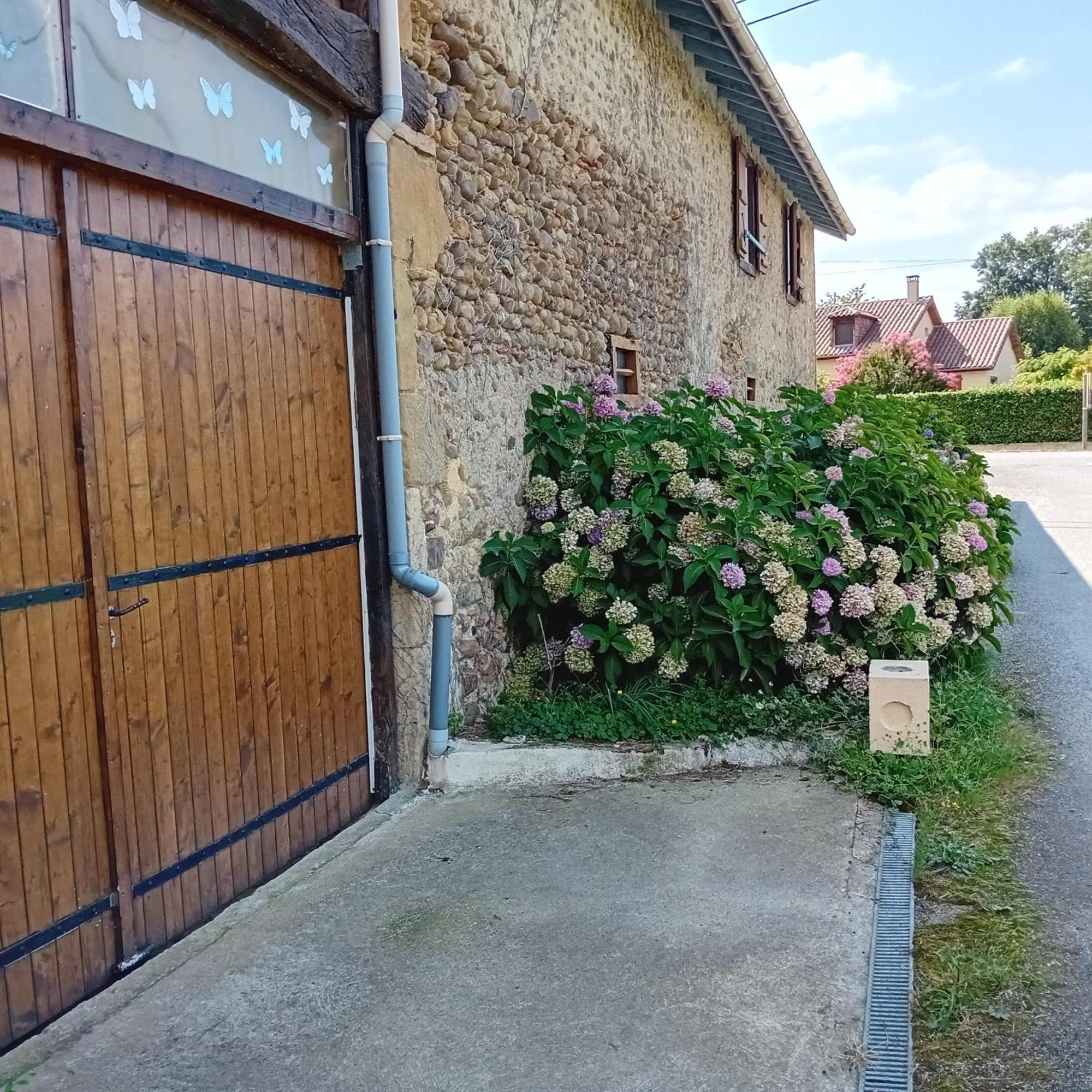 Clos A Malypense Chez Mr Montamat Galan Exterior photo